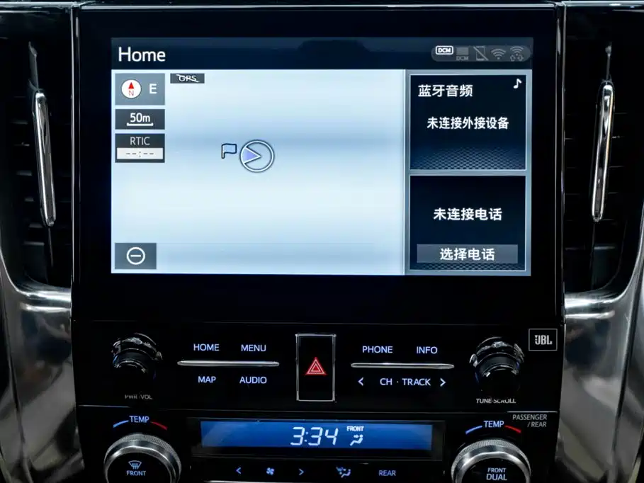 Toyota Alphard — фото 18