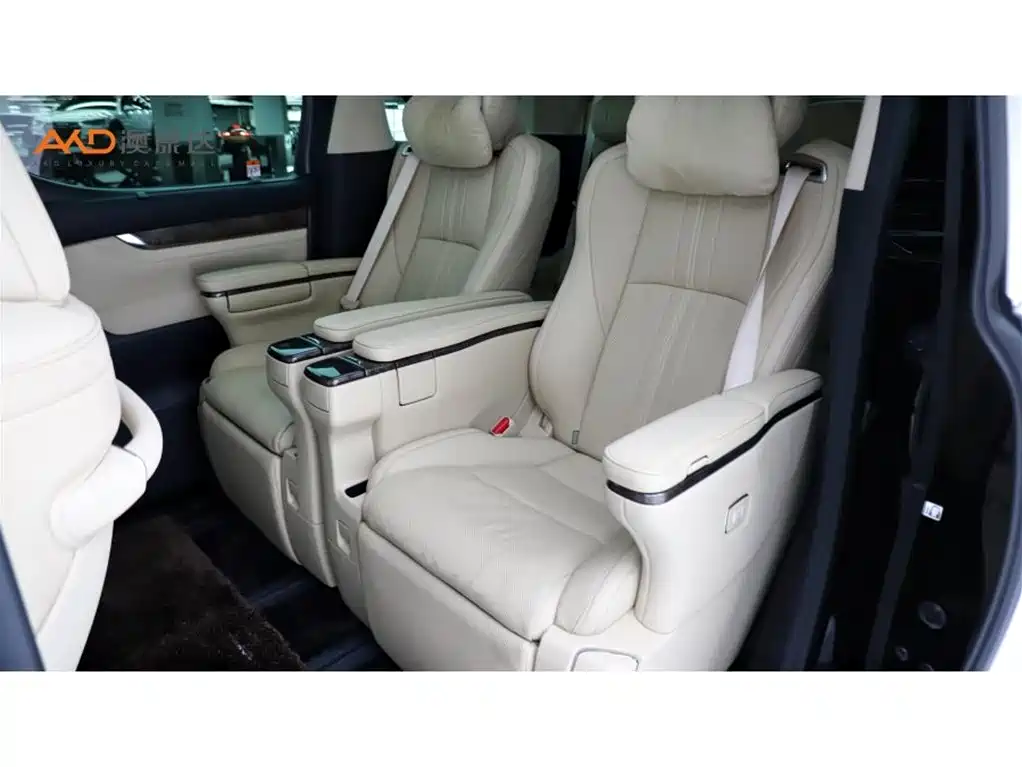 Toyota Alphard — фото 7
