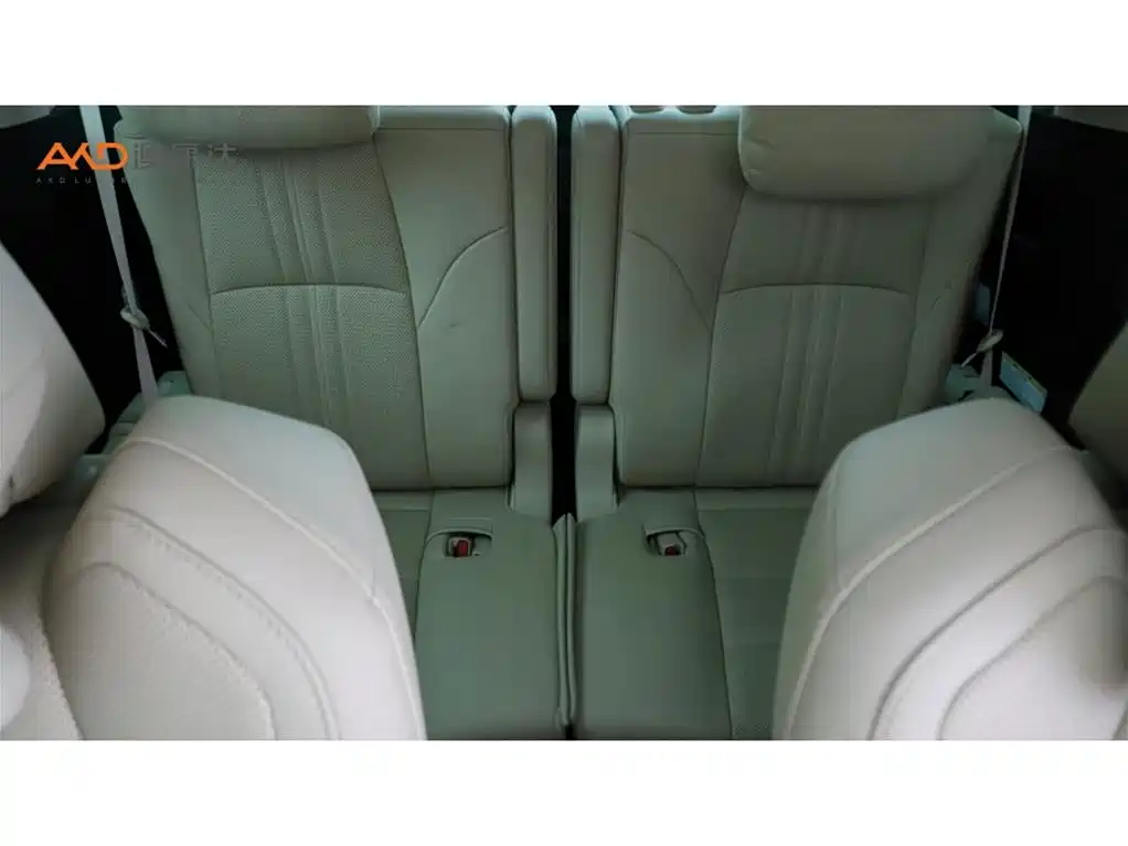 Toyota Alphard — фото 9