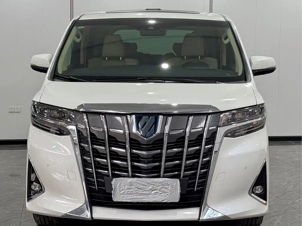 Toyota Alphard — фото 2