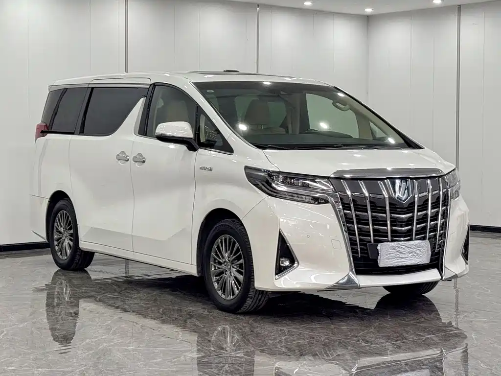 Toyota Alphard — фото 3