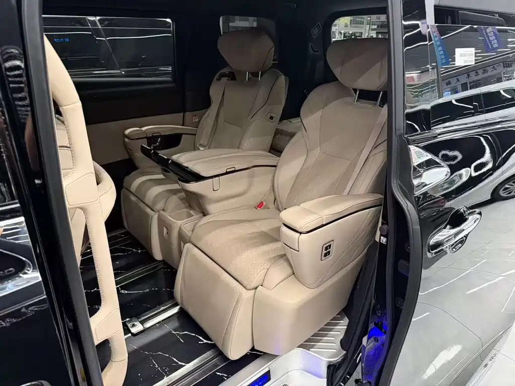 Toyota Alphard — фото 4