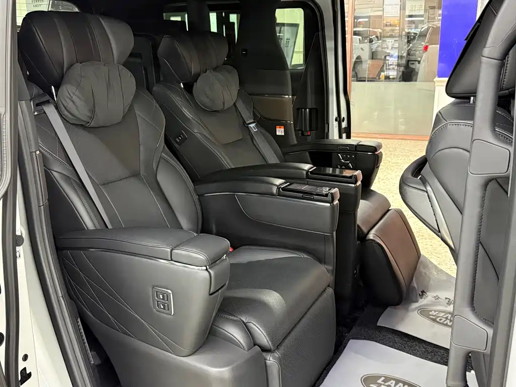 Toyota Alphard — фото 7