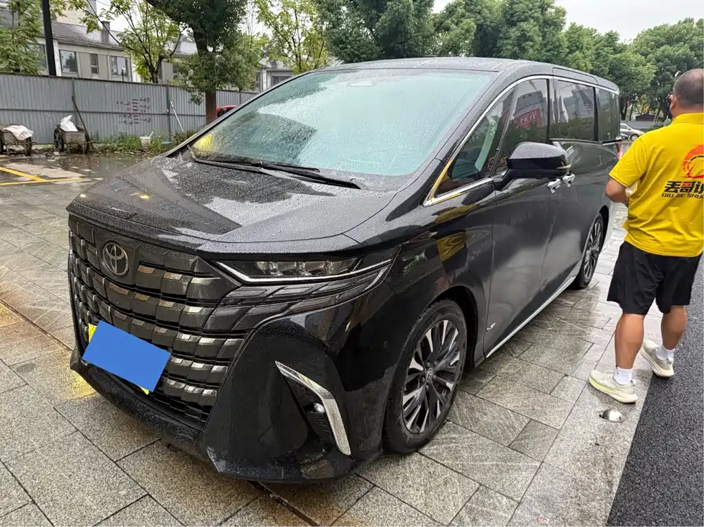 Toyota Alphard — фото 3