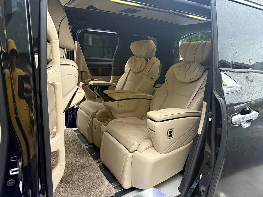 Toyota Alphard — фото 6