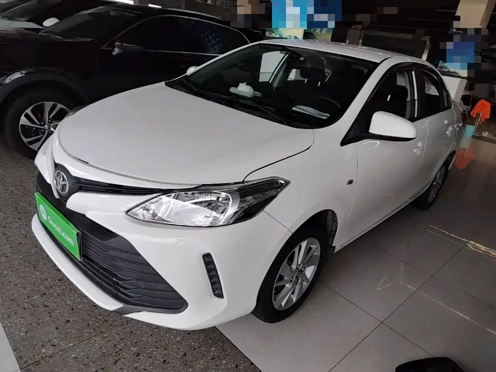 Toyota Vios — фото 2