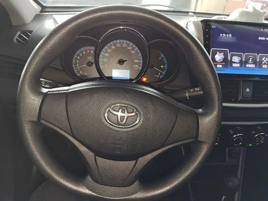 Toyota Vios — фото 11