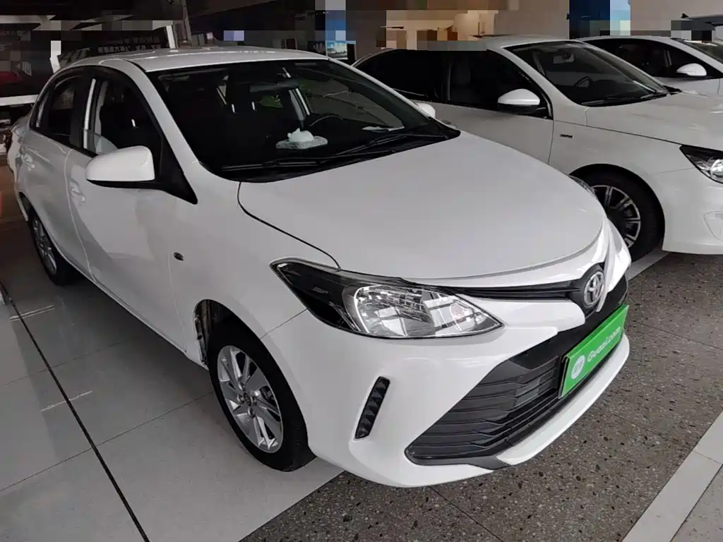 Toyota Vios — фото 4