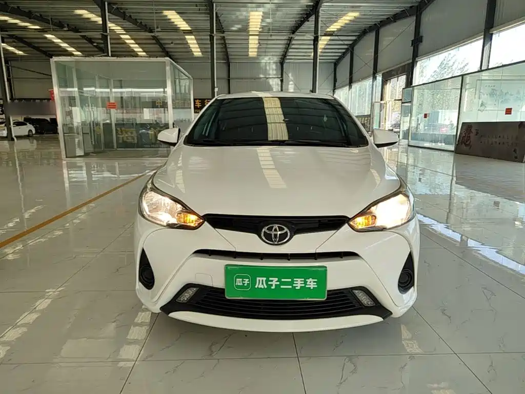 Toyota Yaris L — фото 3