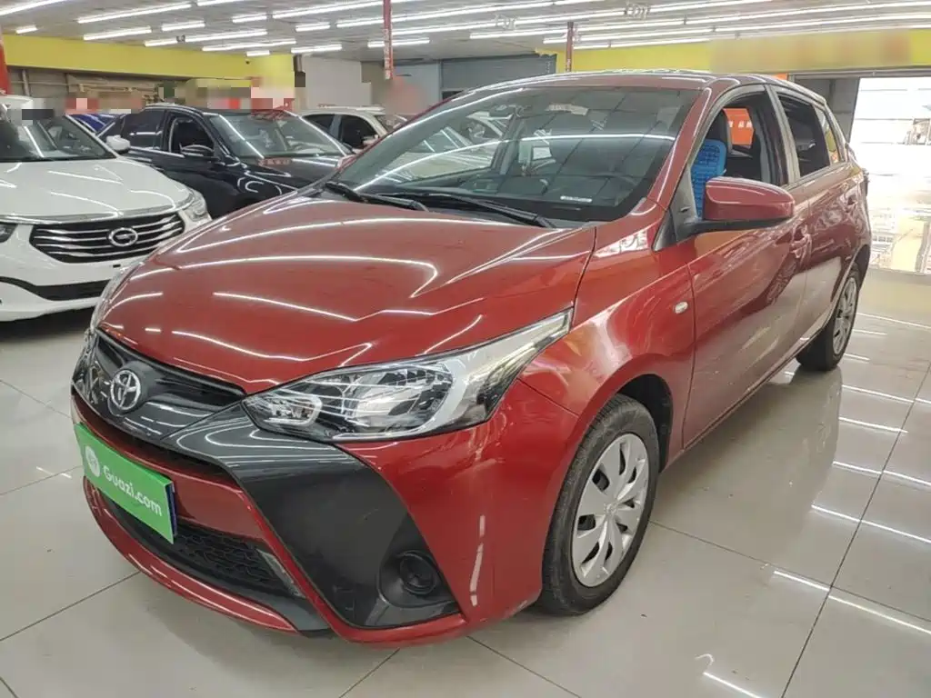 Toyota Yaris L — фото 2