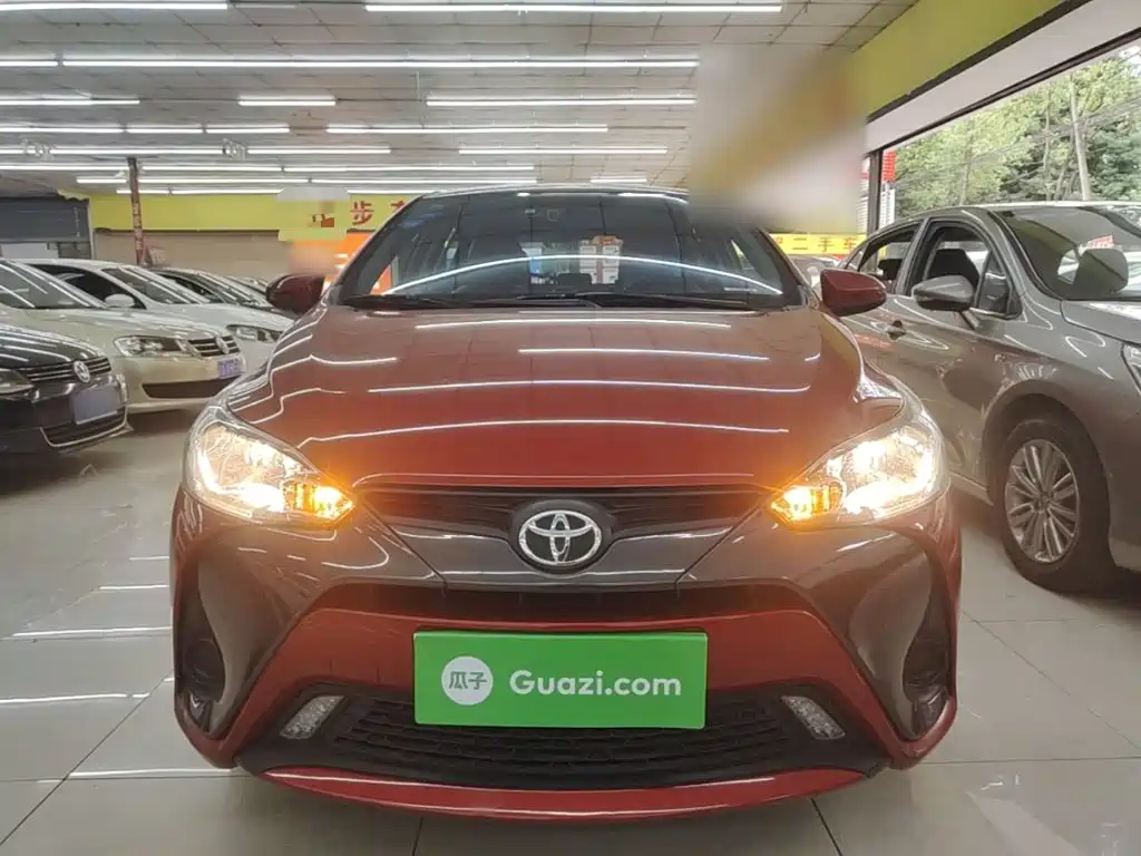 Toyota Yaris L — фото 3