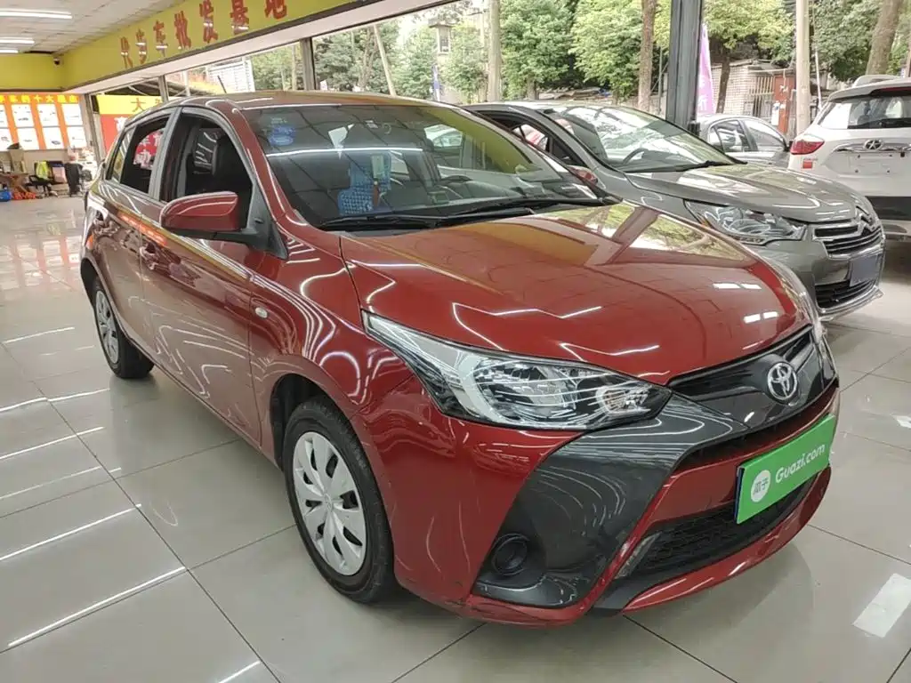 Toyota Yaris L — фото 4