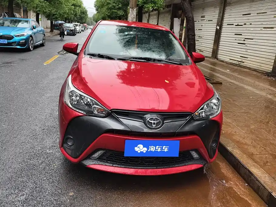 Toyota Yaris L — фото 2