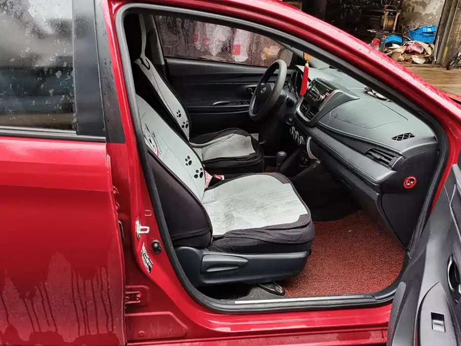 Toyota Yaris L — фото 8