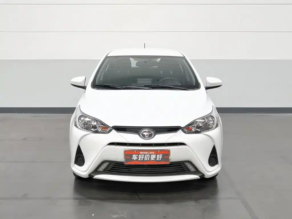 Toyota Yaris L — фото 3
