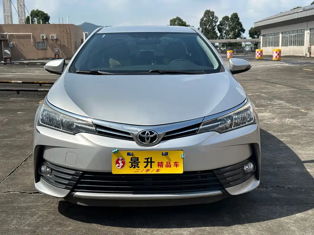 Toyota Corolla — фото 2