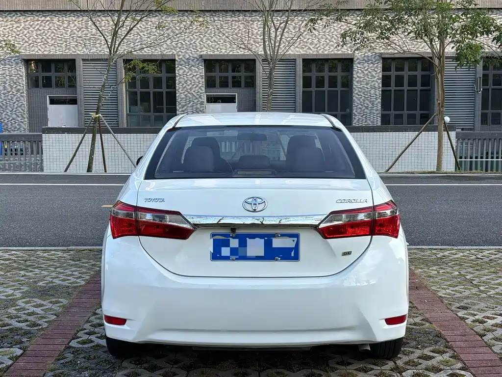 Toyota Corolla — фото 8