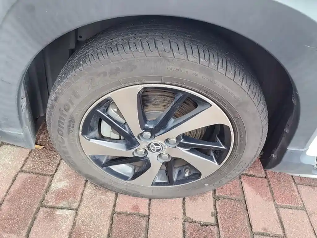 Toyota Yaris L — фото 23
