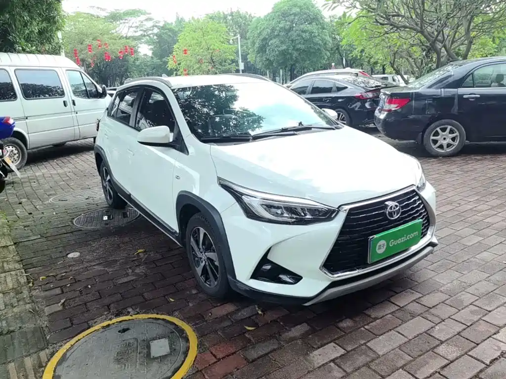 Toyota Yaris L — фото 4