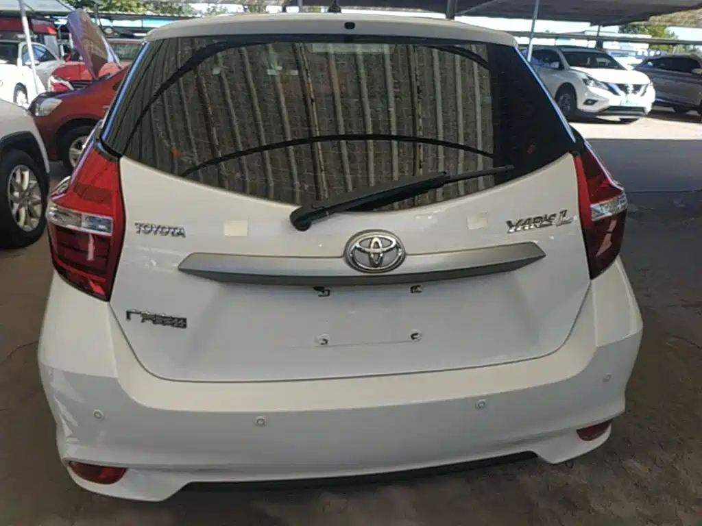 Toyota Yaris L — фото 6