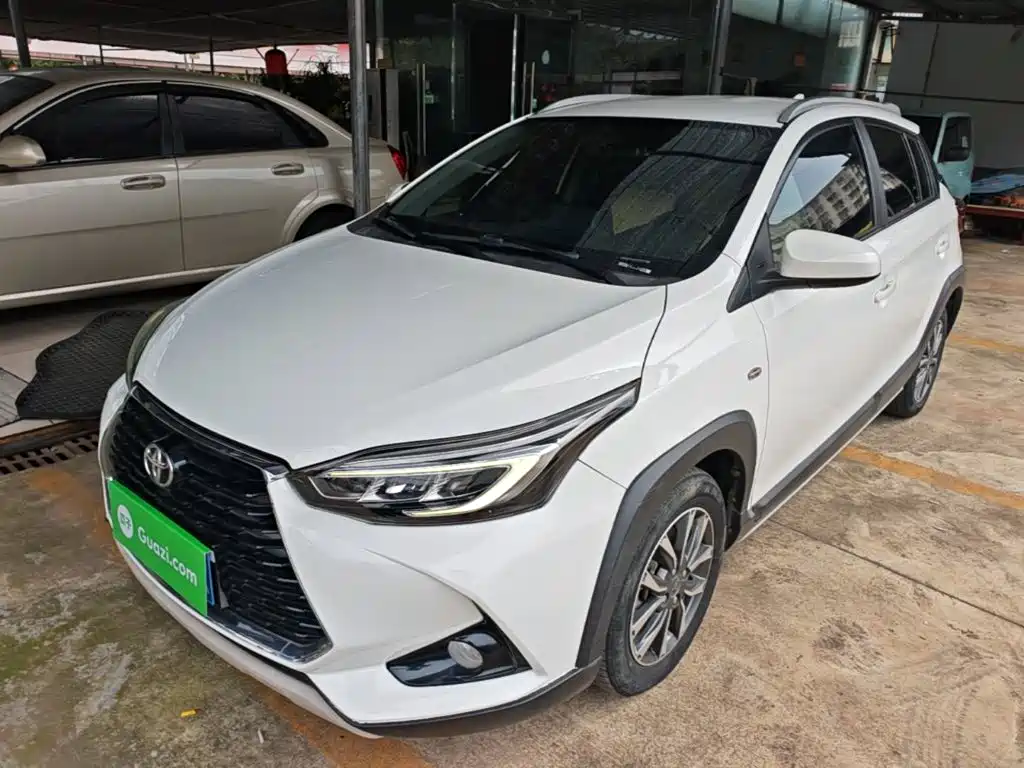 Toyota Yaris L — фото 2