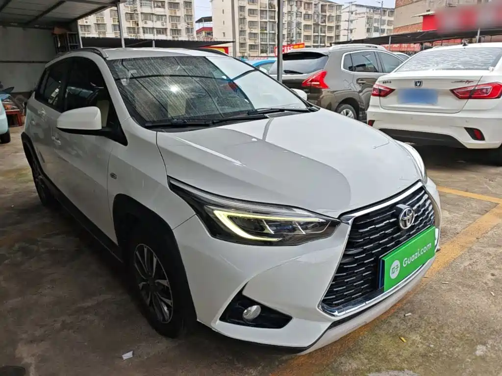 Toyota Yaris L — фото 4
