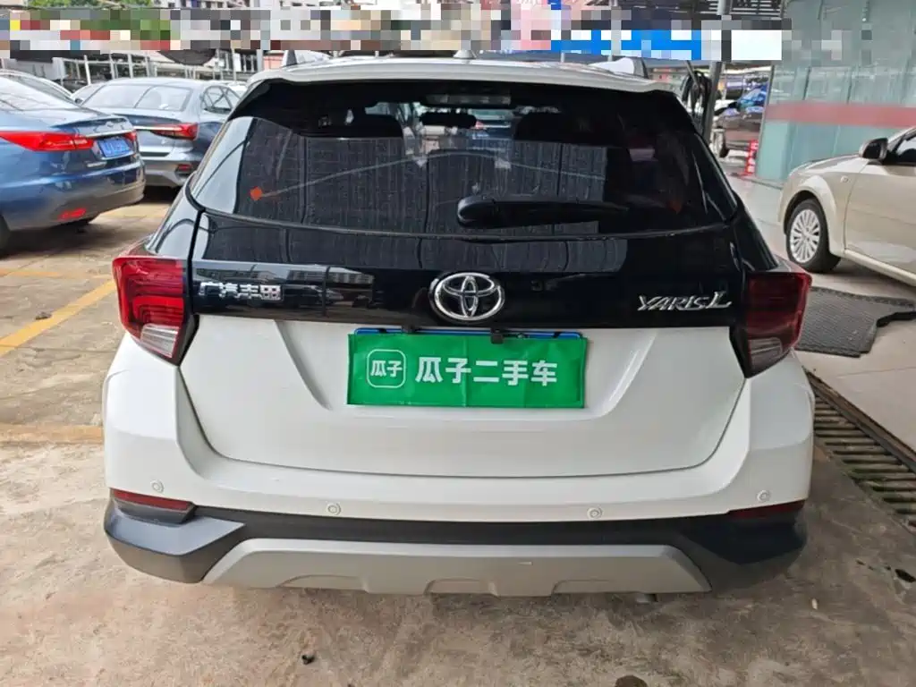 Toyota Yaris L — фото 6