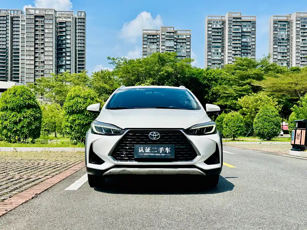 Toyota Yaris L — фото 3