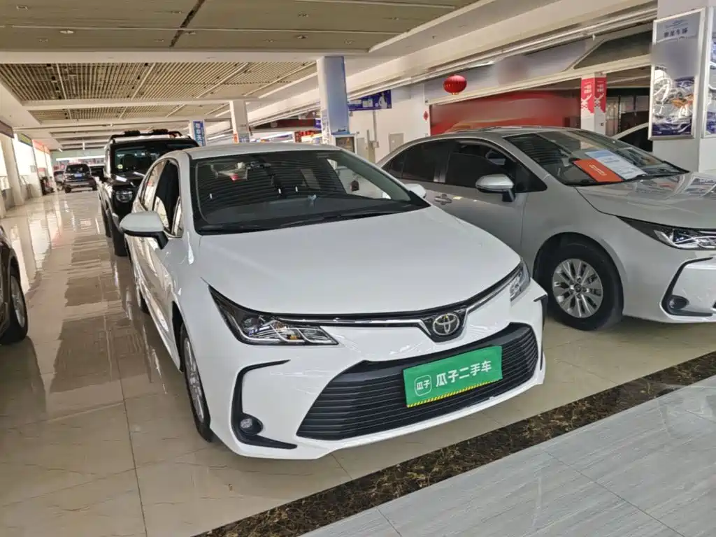 Toyota Corolla — фото 4