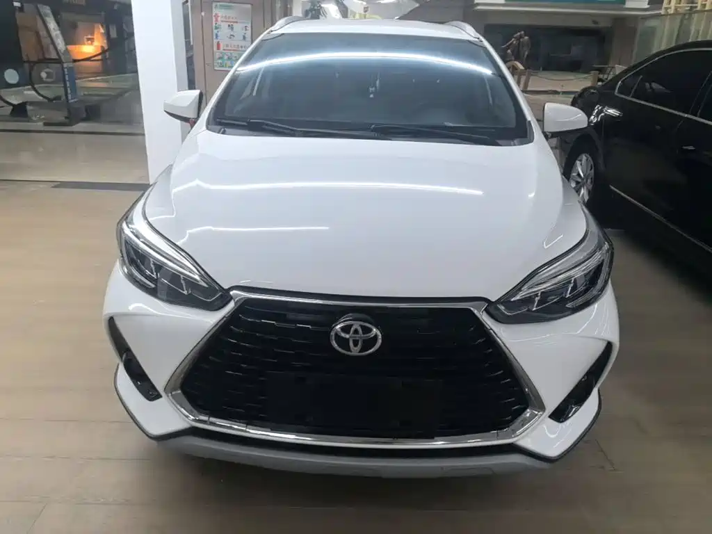 Toyota Yaris L — фото 3