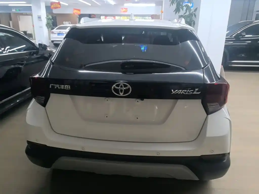 Toyota Yaris L — фото 6