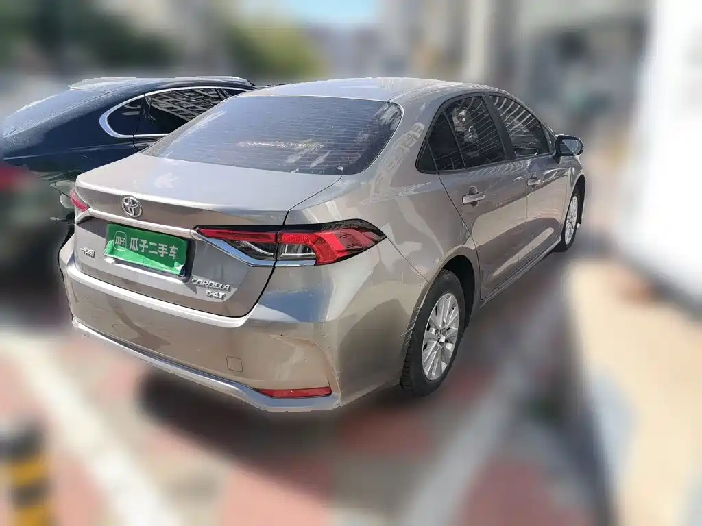 Toyota Corolla — фото 4
