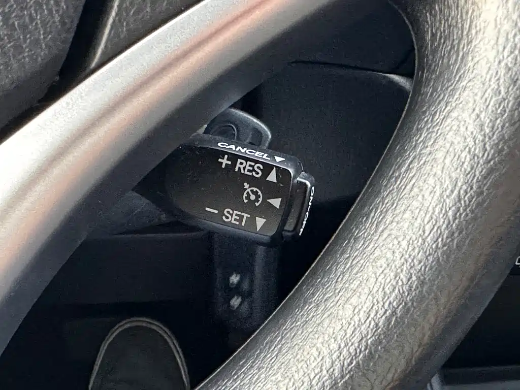 Toyota Yaris L — фото 7