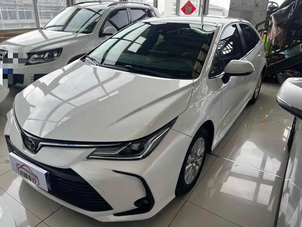 Toyota Corolla — фото 2