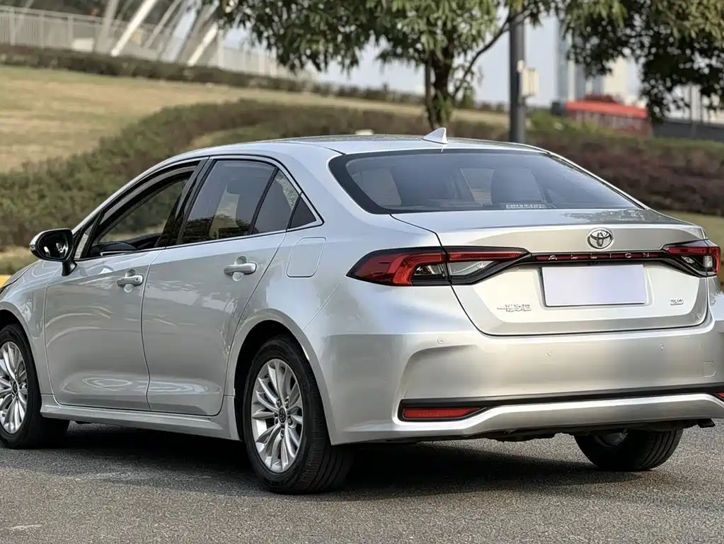 Toyota Allion — фото 6