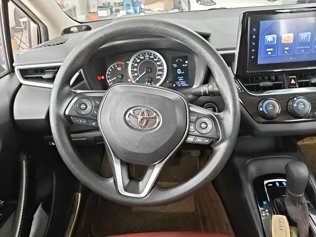 Toyota Corolla — фото 15