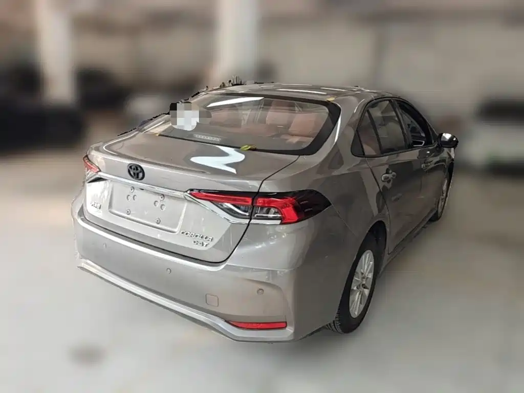 Toyota Corolla — фото 10