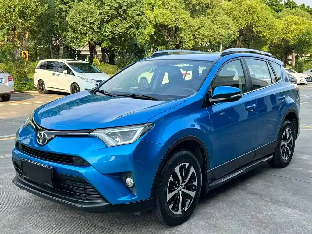 Toyota RAV4 — фото 2