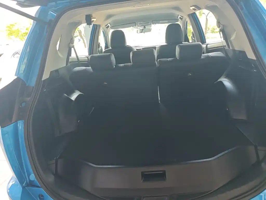 Toyota RAV4 — фото 19