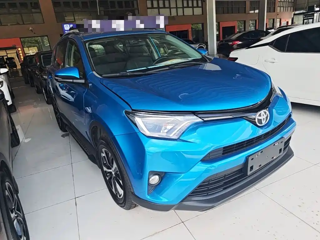 Toyota RAV4 — фото 4
