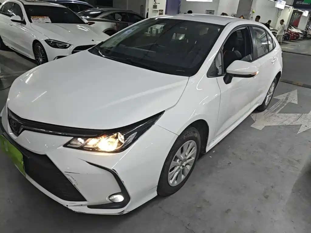 Toyota Corolla — фото 2