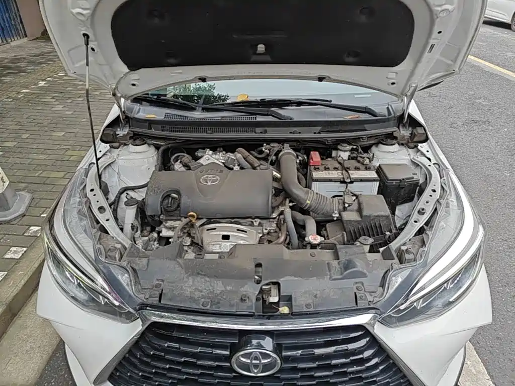 Toyota Yaris L — фото 20
