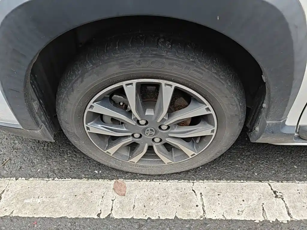 Toyota Yaris L — фото 23