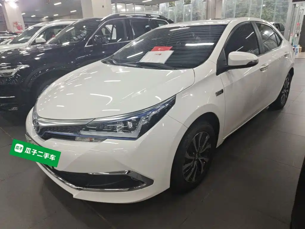 Toyota Corolla Hybrid — фото 2