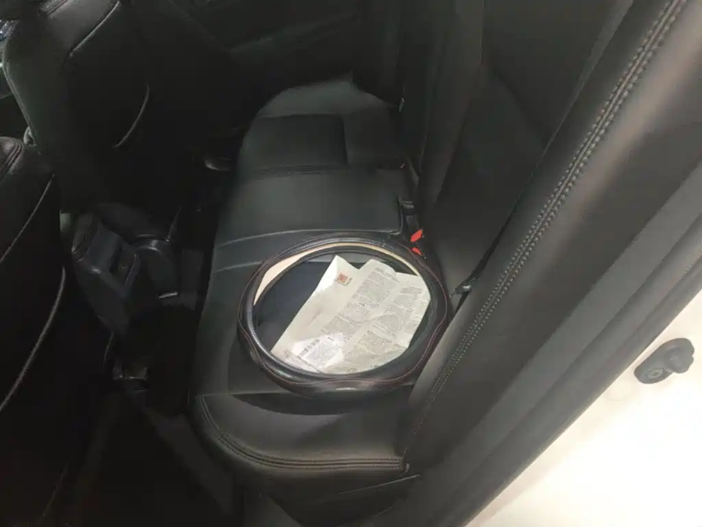 Toyota Corolla Hybrid — фото 17