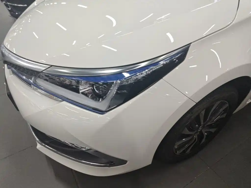 Toyota Corolla Hybrid — фото 24
