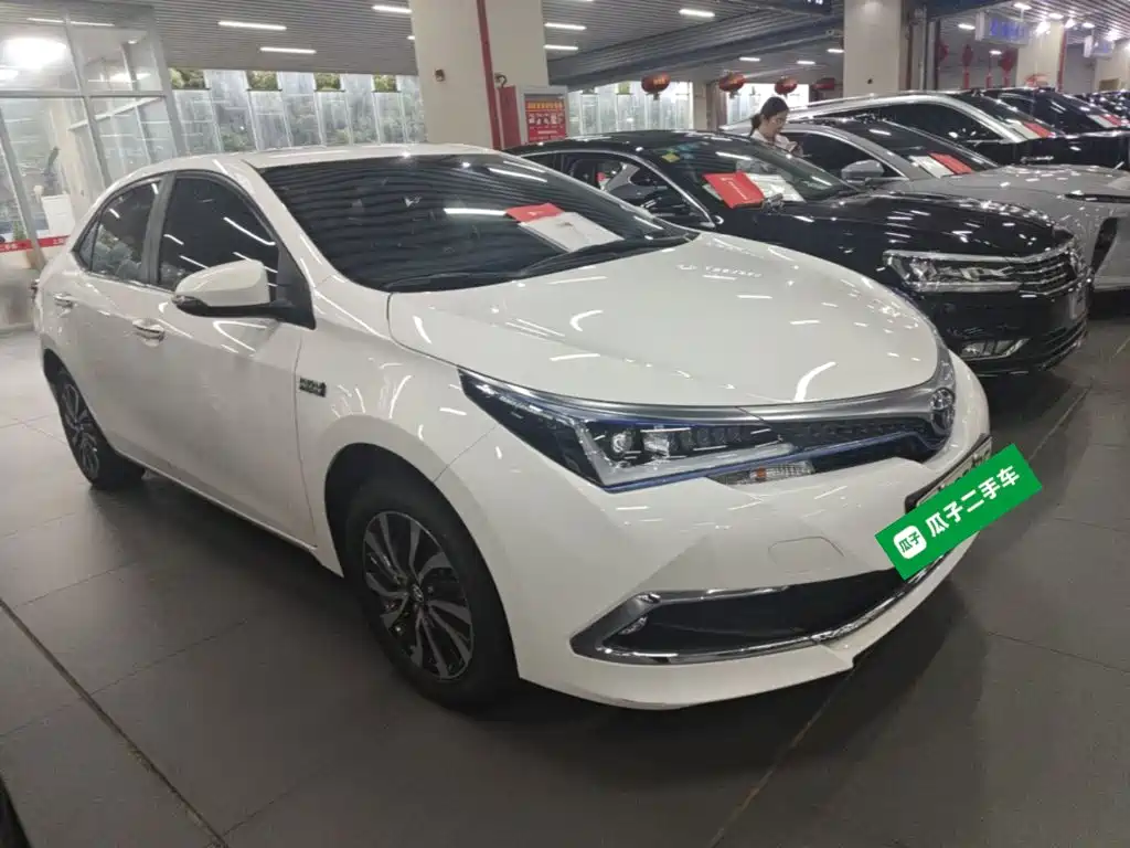 Toyota Corolla Hybrid — фото 4