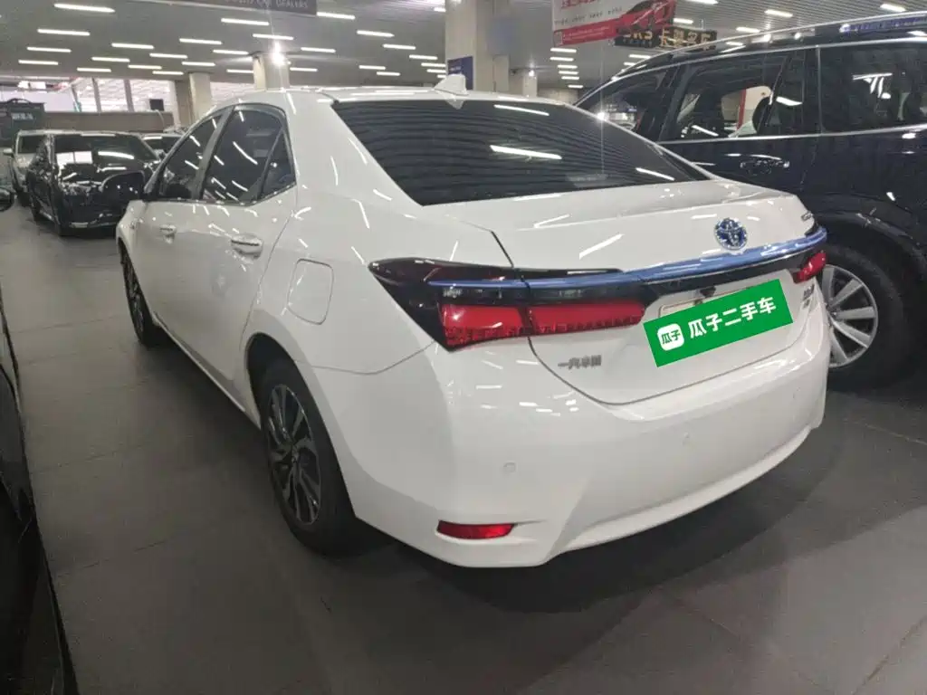 Toyota Corolla Hybrid — фото 5