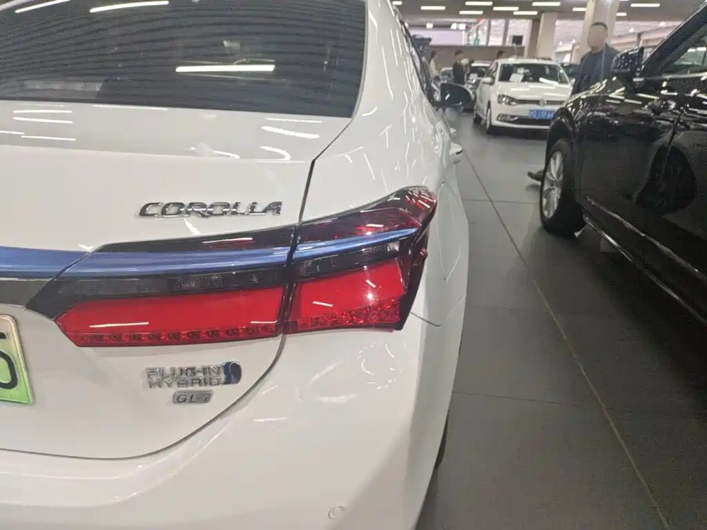 Toyota Corolla Hybrid — фото 8
