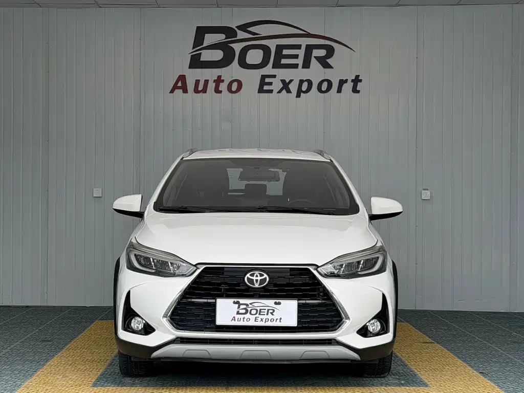 Toyota Yaris L — фото 2